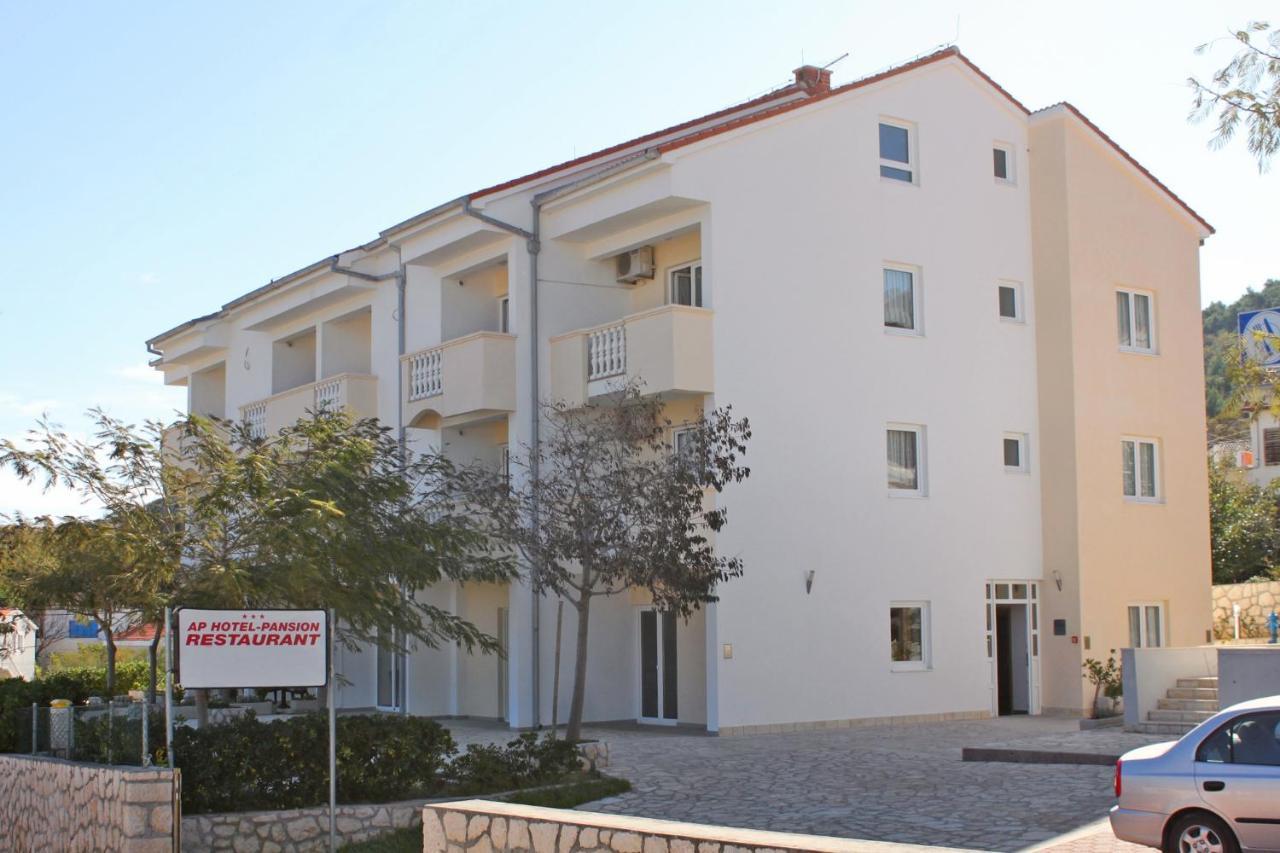 Apartments And Rooms By The Sea Vinjerac, Zadar - 3248 Buitenkant foto